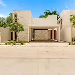 New Palmara Home With Pool And Paddle Court Gated